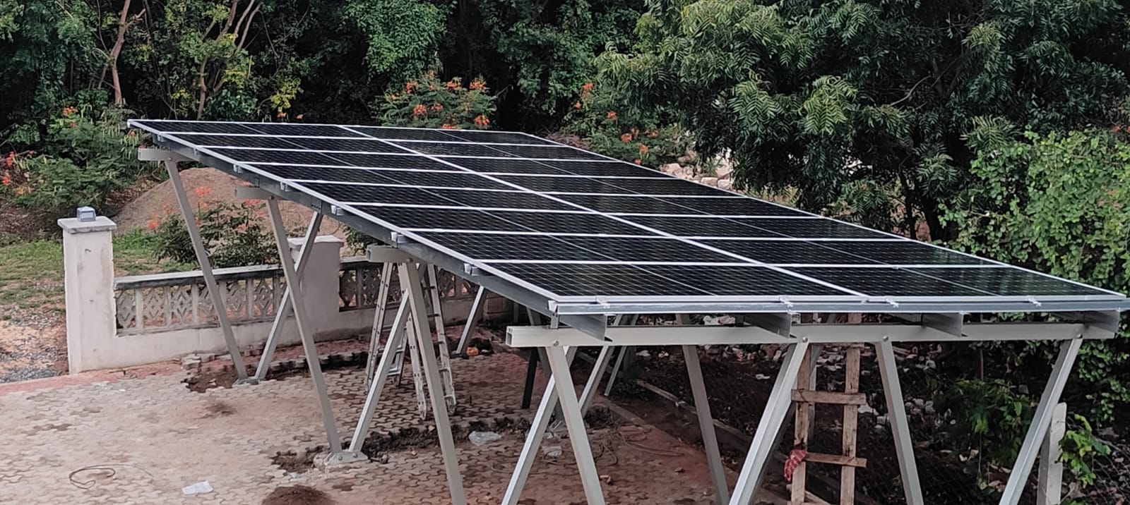 Premium aluminium solar carport with high-efficiency panels - Chuchi Smart Homes installation